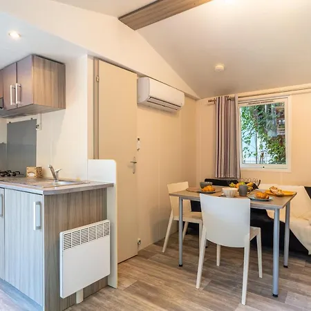 Camping Maeva Respire Ecolodge L'etoile D'argens Frejus