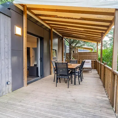 Camping Maeva Respire Ecolodge L'etoile D'argens Campsite